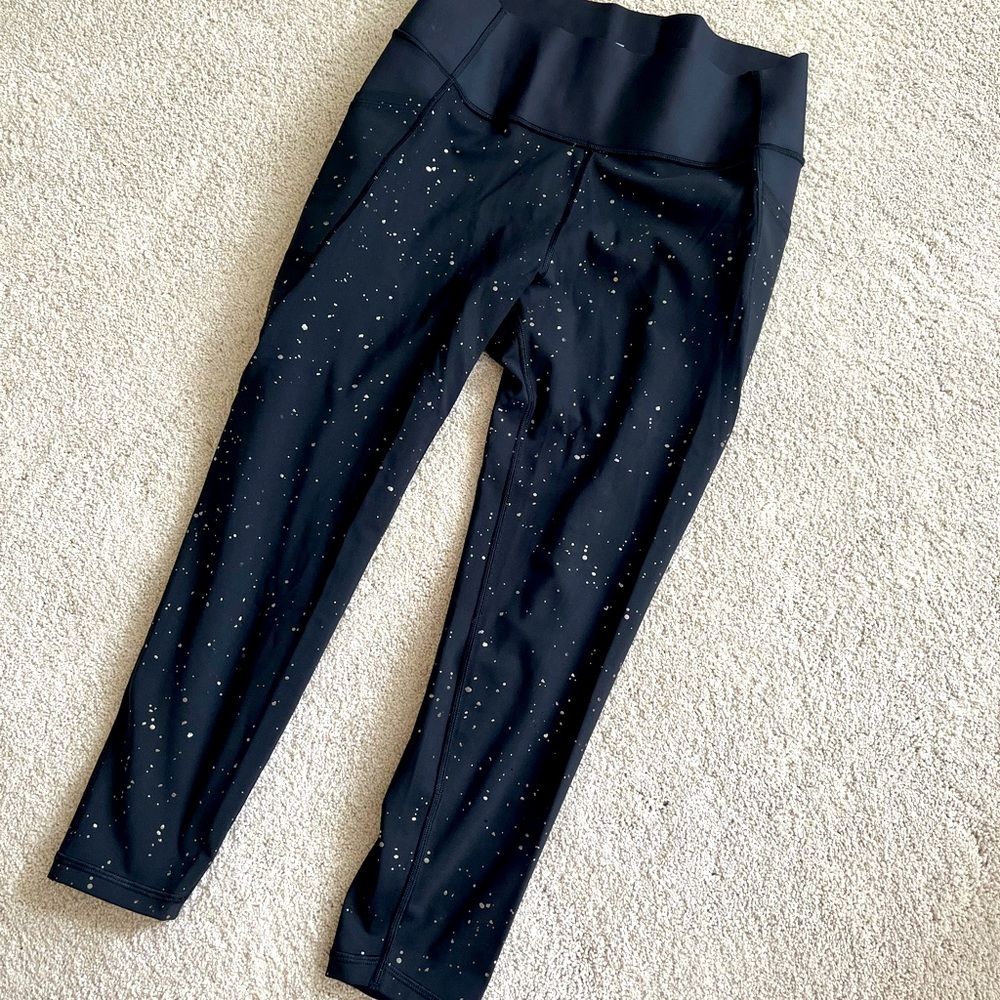 Gapfit Sculpt black high waisted with side pockets and metallic dots leggings